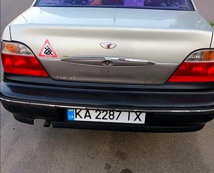 Сірий Деу Нексія, об'ємом двигуна 15 л та пробігом 317 тис. км за 2000 $, фото 3 на Automoto.ua