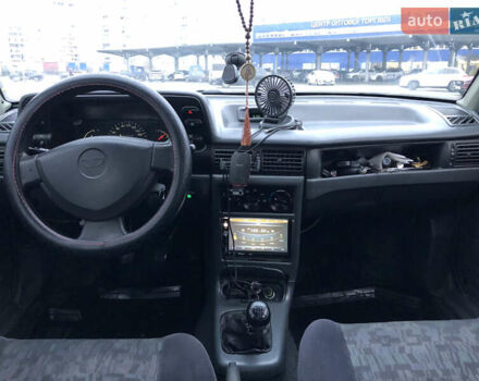 Сірий Деу Нексія, об'ємом двигуна 1.5 л та пробігом 330 тис. км за 1650 $, фото 14 на Automoto.ua