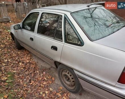 Серый Дэу Нексия, объемом двигателя 1.5 л и пробегом 350 тыс. км за 1900 $, фото 4 на Automoto.ua