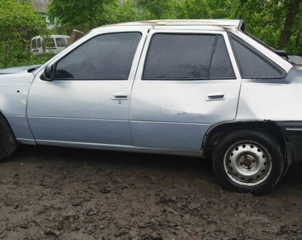 Серый Дэу Нексия, объемом двигателя 1.5 л и пробегом 334 тыс. км за 334 $, фото 2 на Automoto.ua