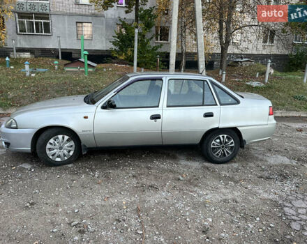 Сірий Деу Нексія, об'ємом двигуна 1.5 л та пробігом 212 тис. км за 2000 $, фото 3 на Automoto.ua