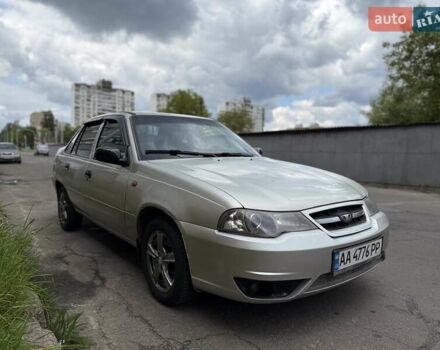 Деу Нексія 2008 у Києві на Automoto.ua Сірий Деу Нексія, об'ємом двигуна 1.5 л та пробігом 147 тис. км за 2950 $, фото 1 на Automoto.ua