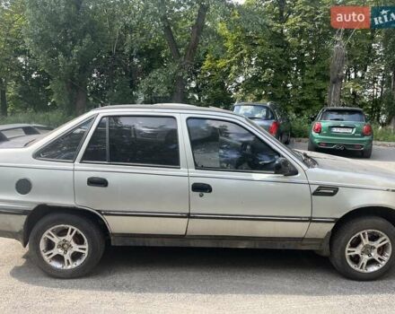 Серый Дэу Нексия, объемом двигателя 1.6 л и пробегом 300 тыс. км за 1800 $, фото 2 на Automoto.ua