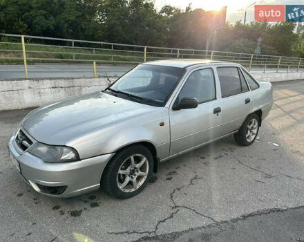 Сірий Деу Нексія, об'ємом двигуна 1.5 л та пробігом 300 тис. км за 1500 $, фото 3 на Automoto.ua