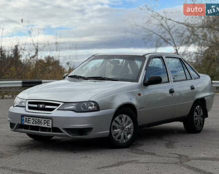 Деу Нексія 2008 у Верхнеднепровске на Automoto.ua Сірий Деу Нексія, об'ємом двигуна 1.5 л та пробігом 200 тис. км за 1700 $, фото 2 на Automoto.ua