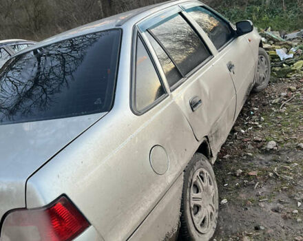 Сірий Деу Нексія, об'ємом двигуна 1.5 л та пробігом 130 тис. км за 1350 $, фото 5 на Automoto.ua