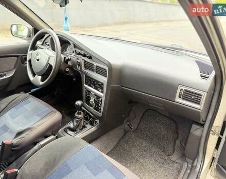 Деу Нексія 2008 у Києві на Automoto.ua Сірий Деу Нексія, об'ємом двигуна 1.5 л та пробігом 147 тис. км за 2950 $, фото 9 на Automoto.ua