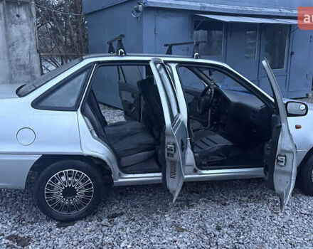 Сірий Деу Нексія, об'ємом двигуна 1.6 л та пробігом 144 тис. км за 1700 $, фото 9 на Automoto.ua