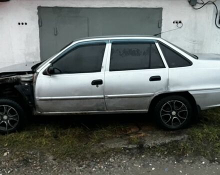 Сірий Деу Нексія, об'ємом двигуна 1.5 л та пробігом 200 тис. км за 1000 $, фото 1 на Automoto.ua