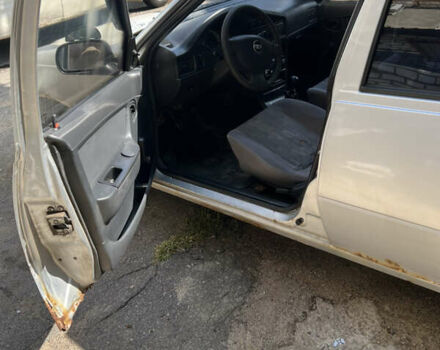 Сірий Деу Нексія, об'ємом двигуна 1.5 л та пробігом 151 тис. км за 1500 $, фото 4 на Automoto.ua