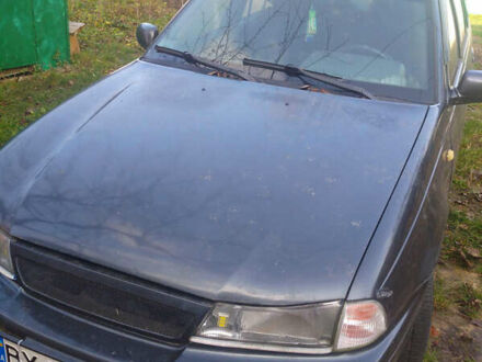 Серый Дэу Нексия, объемом двигателя 1.5 л и пробегом 280 тыс. км за 1900 $, фото 1 на Automoto.ua