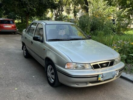 Деу Нексія 2005 у Житомирі на Automoto.ua Сірий Деу Нексія, об'ємом двигуна 0 л та пробігом 73 тис. км за 2200 $, фото 1 на Automoto.ua