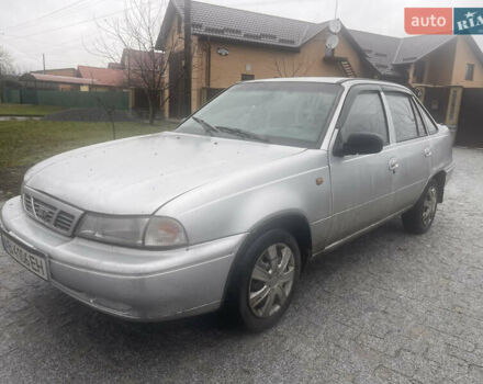 Серый Дэу Нексия, объемом двигателя 1.5 л и пробегом 777 тыс. км за 1200 $, фото 1 на Automoto.ua