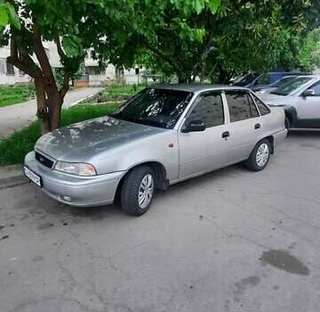 Сірий Деу Нексія, об'ємом двигуна 1.5 л та пробігом 150 тис. км за 1550 $, фото 1 на Automoto.ua