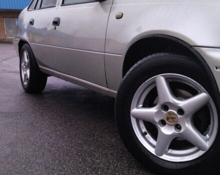 Сірий Деу Нексія, об'ємом двигуна 1.5 л та пробігом 270 тис. км за 2100 $, фото 1 на Automoto.ua