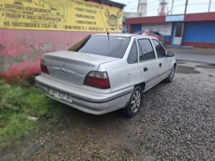 Серый Дэу Нексия, объемом двигателя 1.5 л и пробегом 250 тыс. км за 1250 $, фото 1 на Automoto.ua