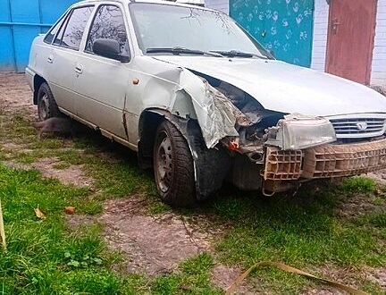 Серый Дэу Нексия, объемом двигателя 1.5 л и пробегом 300 тыс. км за 470 $, фото 1 на Automoto.ua