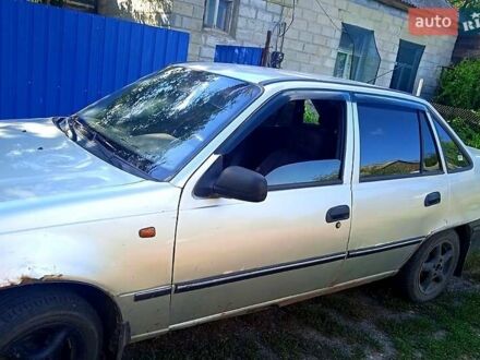 Дэу Нексия 2008 в Пятихатках на Automoto.ua Серый Дэу Нексия, объемом двигателя 1.5 л и пробегом 230 тыс. км за 2000 $, фото 1 на Automoto.ua