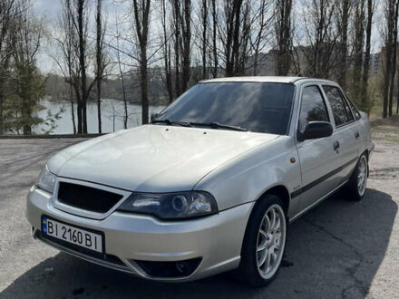 Деу Нексія 2008 у Горішні Плавні (Комсомольськ) на Automoto.ua Сірий Деу Нексія, об'ємом двигуна 1.5 л та пробігом 115 тис. км за 3300 $, фото 1 на Automoto.ua