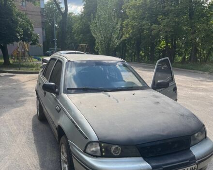 Серый Дэу Нексия, объемом двигателя 1.5 л и пробегом 300 тыс. км за 1500 $, фото 1 на Automoto.ua