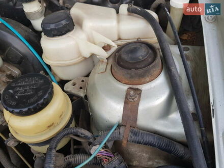 Деу Нексія 2008 у Новомосковске на Automoto.ua Сірий Деу Нексія, об'ємом двигуна 1.6 л та пробігом 283 тис. км за 1400 $, фото 1 на Automoto.ua