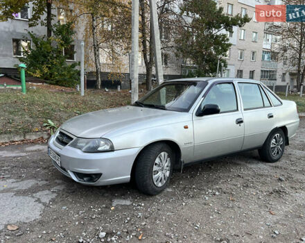 Сірий Деу Нексія, об'ємом двигуна 1.5 л та пробігом 212 тис. км за 2000 $, фото 1 на Automoto.ua