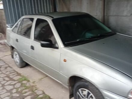 Серый Дэу Нексия, объемом двигателя 8 л и пробегом 400 тыс. км за 1800 $, фото 1 на Automoto.ua