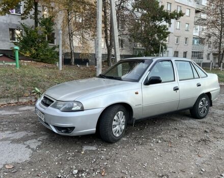 Сірий Деу Нексія, об'ємом двигуна 1.5 л та пробігом 212 тис. км за 2000 $, фото 1 на Automoto.ua