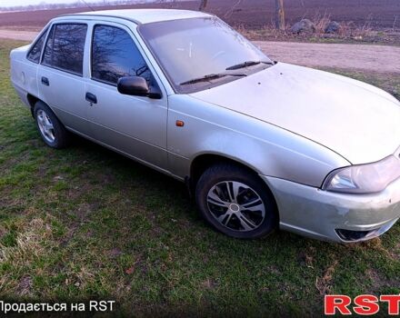 Серый Дэу Нексия, объемом двигателя 1.5 л и пробегом 210 тыс. км за 1400 $, фото 1 на Automoto.ua