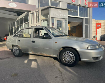 Серый Дэу Нексия, объемом двигателя 1.6 л и пробегом 200 тыс. км за 1400 $, фото 1 на Automoto.ua