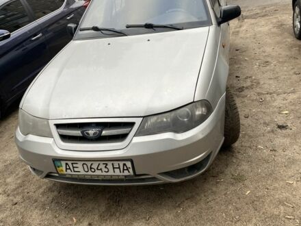 Деу Нексія 2011 у Дніпро (Дніпропетровську) на Automoto.ua Сірий Деу Нексія, об'ємом двигуна 1.5 л та пробігом 215 тис. км за 850 $, фото 1 на Automoto.ua