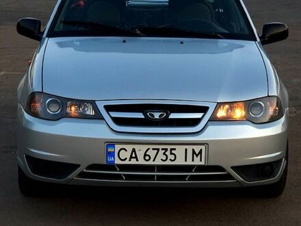 Деу Нексія 2011 у Звенигородка на Automoto.ua Сірий Деу Нексія, об'ємом двигуна 1.5 л та пробігом 233 тис. км за 2400 $, фото 1 на Automoto.ua