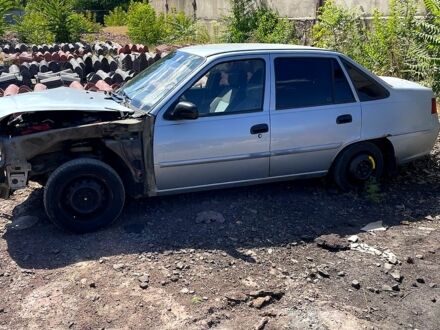 Дэу Нексия 2012 в Николаеве на Automoto.ua Серый Дэу Нексия, объемом двигателя 1.6 л и пробегом 250 тыс. км за 800 $, фото 1 на Automoto.ua