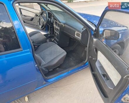 Синій Деу Нексія, об'ємом двигуна 1.6 л та пробігом 186 тис. км за 2000 $, фото 8 на Automoto.ua