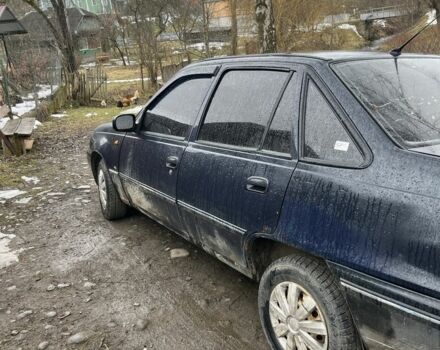Синий Дэу Нексия, объемом двигателя 1.5 л и пробегом 200 тыс. км за 900 $, фото 1 на Automoto.ua