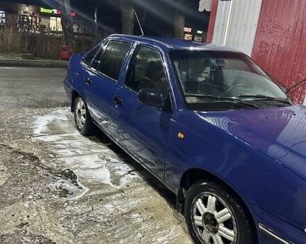 Синий Дэу Нексия, объемом двигателя 1.5 л и пробегом 250 тыс. км за 1500 $, фото 1 на Automoto.ua