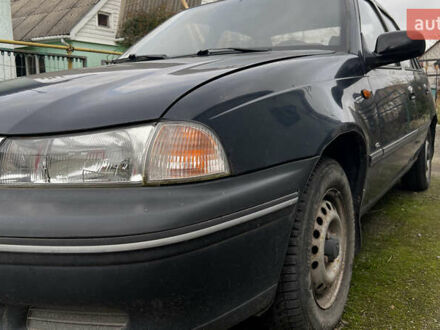 Синий Дэу Нексия, объемом двигателя 1.5 л и пробегом 140 тыс. км за 1300 $, фото 1 на Automoto.ua