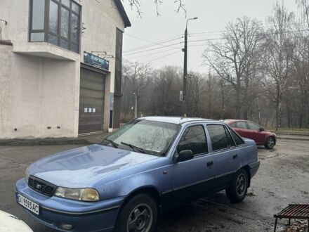 Синий Дэу Нексия, объемом двигателя 1.5 л и пробегом 290 тыс. км за 700 $, фото 1 на Automoto.ua