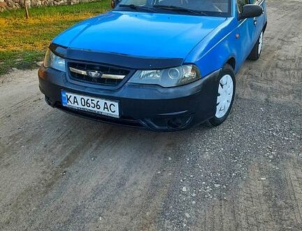 Синий Дэу Нексия, объемом двигателя 1.5 л и пробегом 221 тыс. км за 1060 $, фото 1 на Automoto.ua