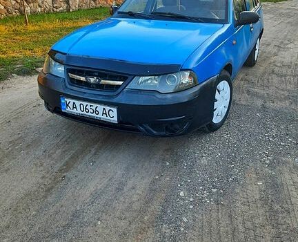 Синій Деу Нексія, об'ємом двигуна 1.5 л та пробігом 221 тис. км за 1060 $, фото 1 на Automoto.ua