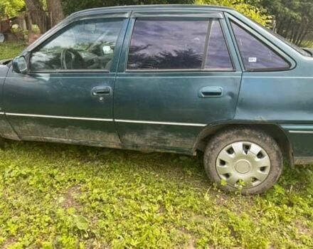 Зелений Деу Нексія, об'ємом двигуна 1.5 л та пробігом 300 тис. км за 500 $, фото 1 на Automoto.ua