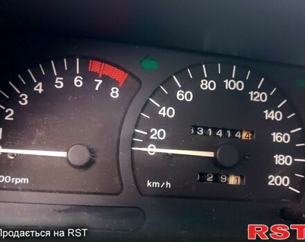 Зеленый Дэу Нексия, объемом двигателя 1.5 л и пробегом 331 тыс. км за 2300 $, фото 5 на Automoto.ua