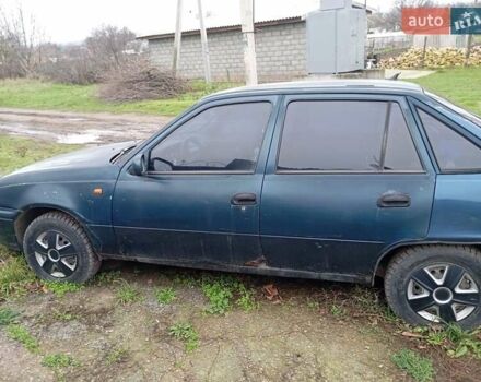 Зеленый Дэу Нексия, объемом двигателя 1.5 л и пробегом 300 тыс. км за 591 $, фото 3 на Automoto.ua