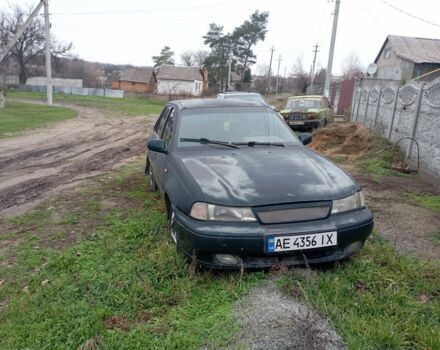 Зеленый Дэу Нексия, объемом двигателя 1.5 л и пробегом 300 тыс. км за 591 $, фото 2 на Automoto.ua