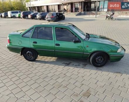Зеленый Дэу Нексия, объемом двигателя 1.5 л и пробегом 300 тыс. км за 999 $, фото 2 на Automoto.ua