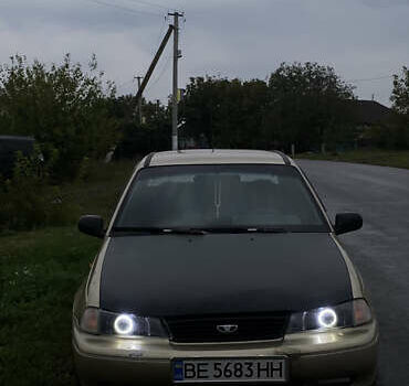 Зеленый Дэу Нексия, объемом двигателя 1.5 л и пробегом 182 тыс. км за 1400 $, фото 1 на Automoto.ua