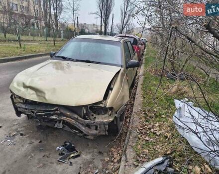 Зеленый Дэу Нексия, объемом двигателя 1.5 л и пробегом 99 тыс. км за 420 $, фото 2 на Automoto.ua