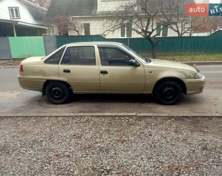 Зеленый Дэу Нексия, объемом двигателя 1.6 л и пробегом 232 тыс. км за 1900 $, фото 2 на Automoto.ua