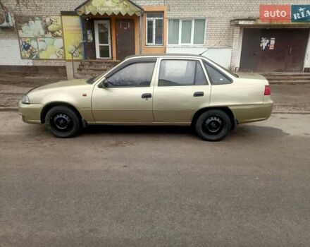 Зеленый Дэу Нексия, объемом двигателя 1.6 л и пробегом 232 тыс. км за 1900 $, фото 3 на Automoto.ua