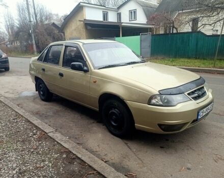 Зеленый Дэу Нексия, объемом двигателя 1.6 л и пробегом 232 тыс. км за 1900 $, фото 1 на Automoto.ua